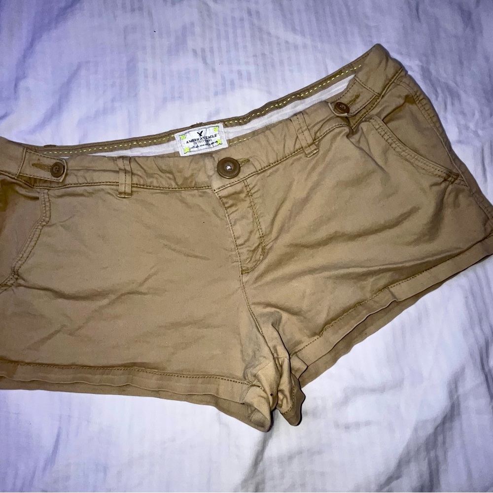 Khaki short shorts